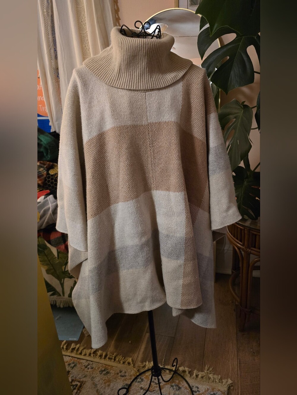 Lands’ End Neutral Plaid Turtleneck Knit Poncho Cape Wood Button Detail OS